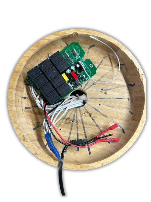 Kontrol kartı üst ahşabın altına vidalanır.